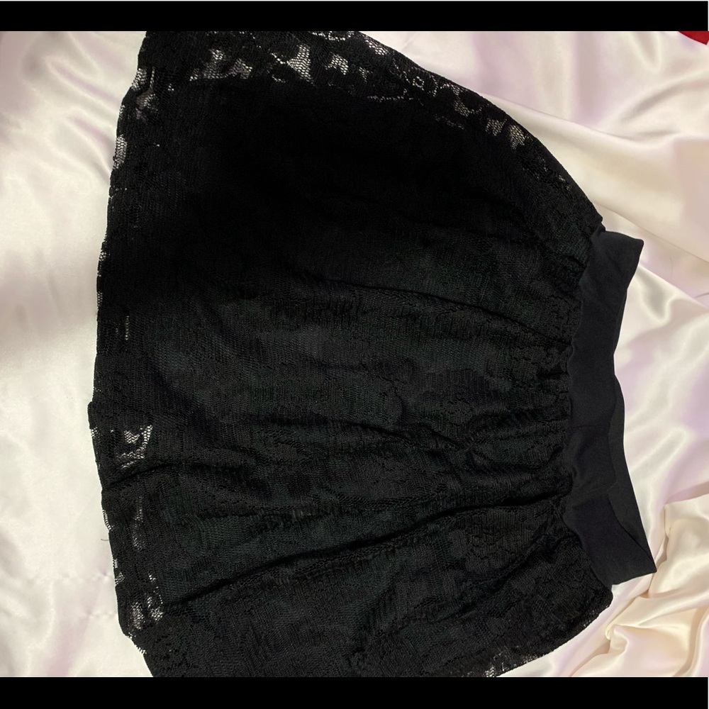 Skater lace skirt